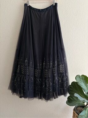 Floreat Anthropologie Women's Navy Tulle Embroidered Maxi Skirt Size 4 Fairy